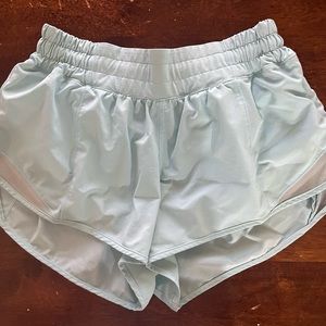 Women’s lululemon size 6 regular Hotty Hot shorts 2.5 inches  baby blue